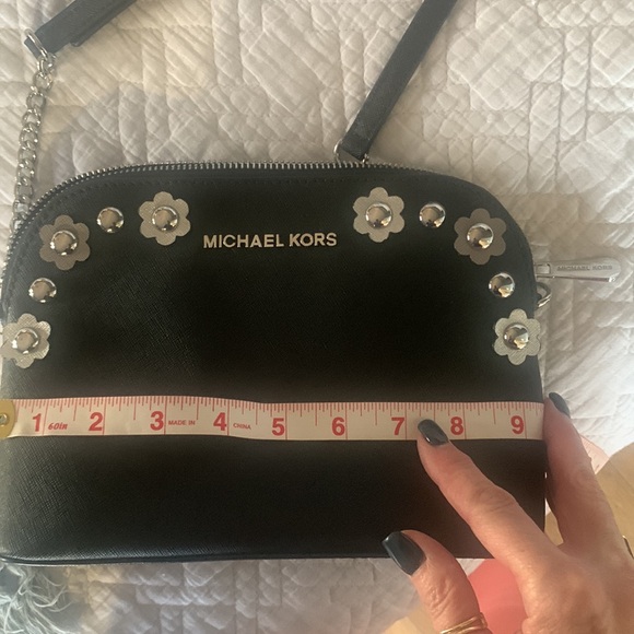Black Michael Kors purse - EXCELLENT condition - Picture 5 of 6